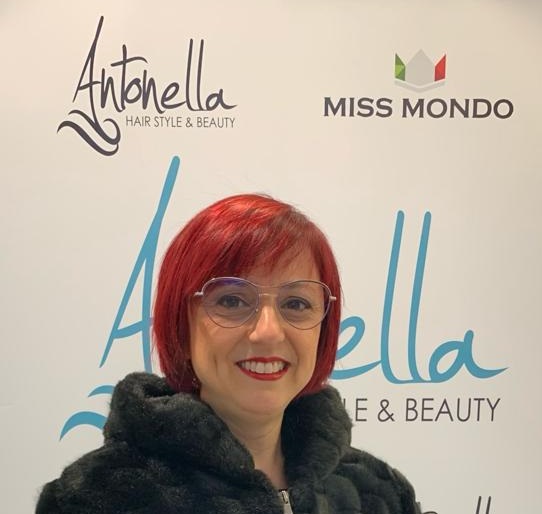  I 25 anni di attività di Antonella Galazzo, l’hair stylist pozzallese dei divi di Sanremo