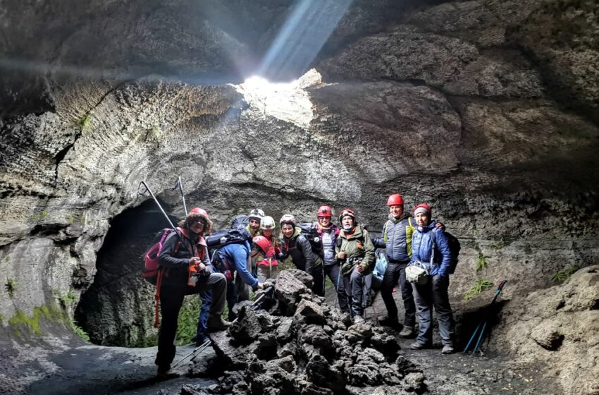  Sabato d’autunno sull’Etna: escursione a Grotta dei Lamponi e Rifugio Timparossa