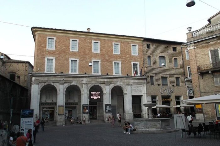  Gemellaggio tra Urbino e Comiso: mostra collettiva alla Galleria Civica Albani